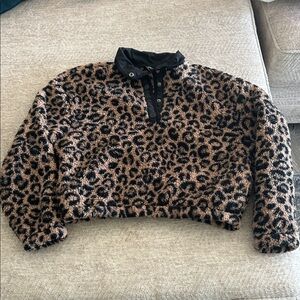 🤍Pacsun Leopard Print Fleece Pullover